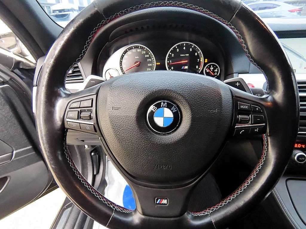 BMW M5 — photo 08