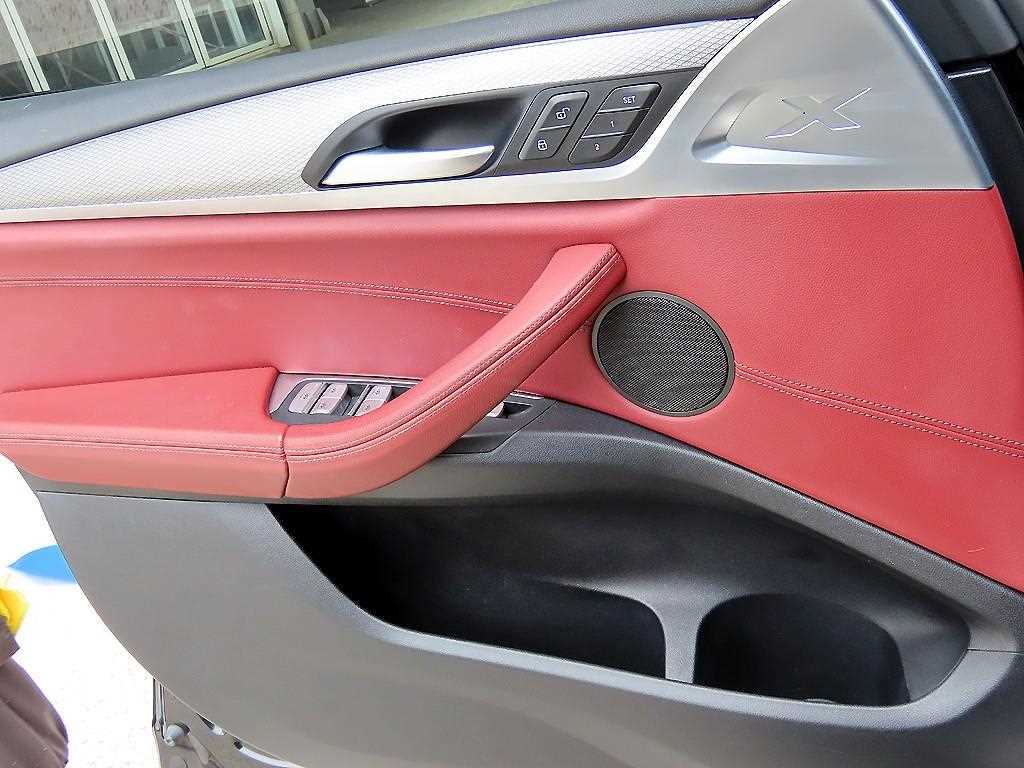 BMW X4 — photo 12