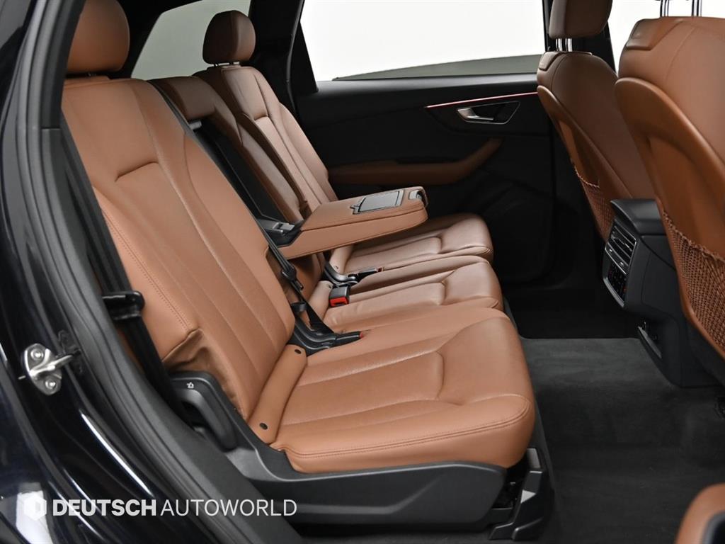 Audi Q7 — photo 12