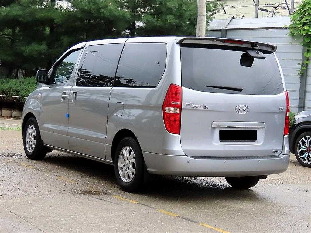 Hyundai Starex — photo 03