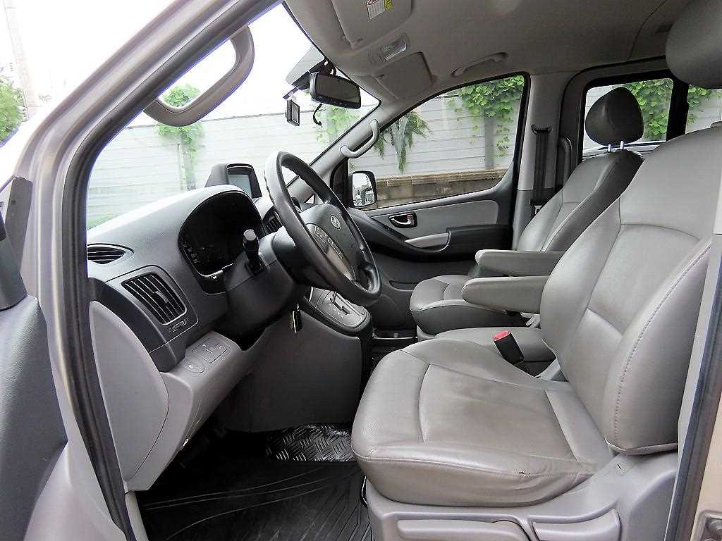 Hyundai Starex — photo 05