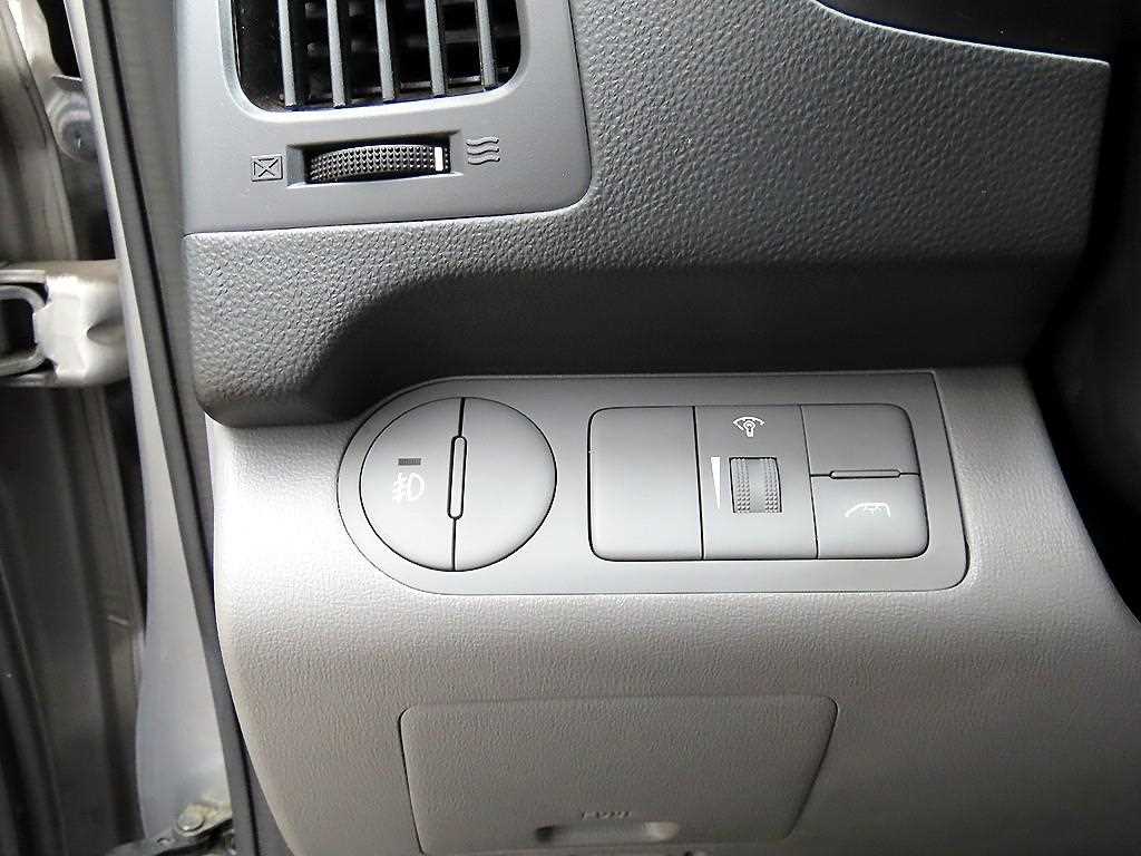 Hyundai Starex — photo 13