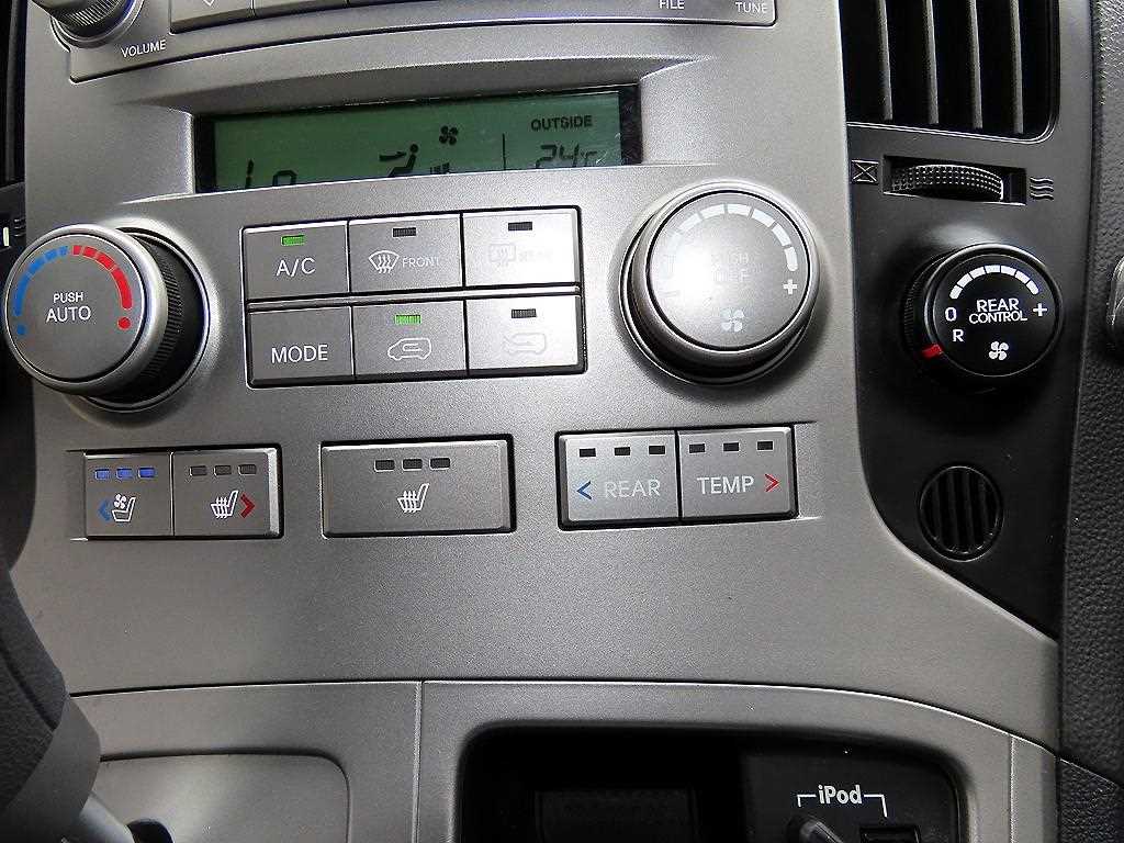 Hyundai Starex — photo 15