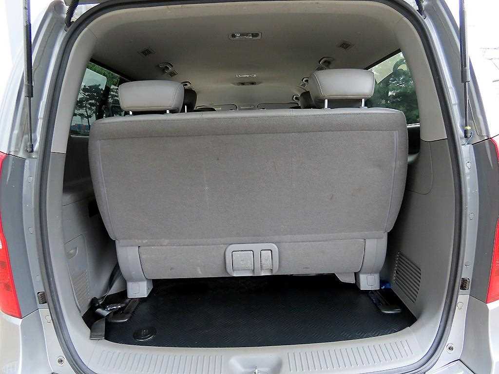 Hyundai Starex — photo 18