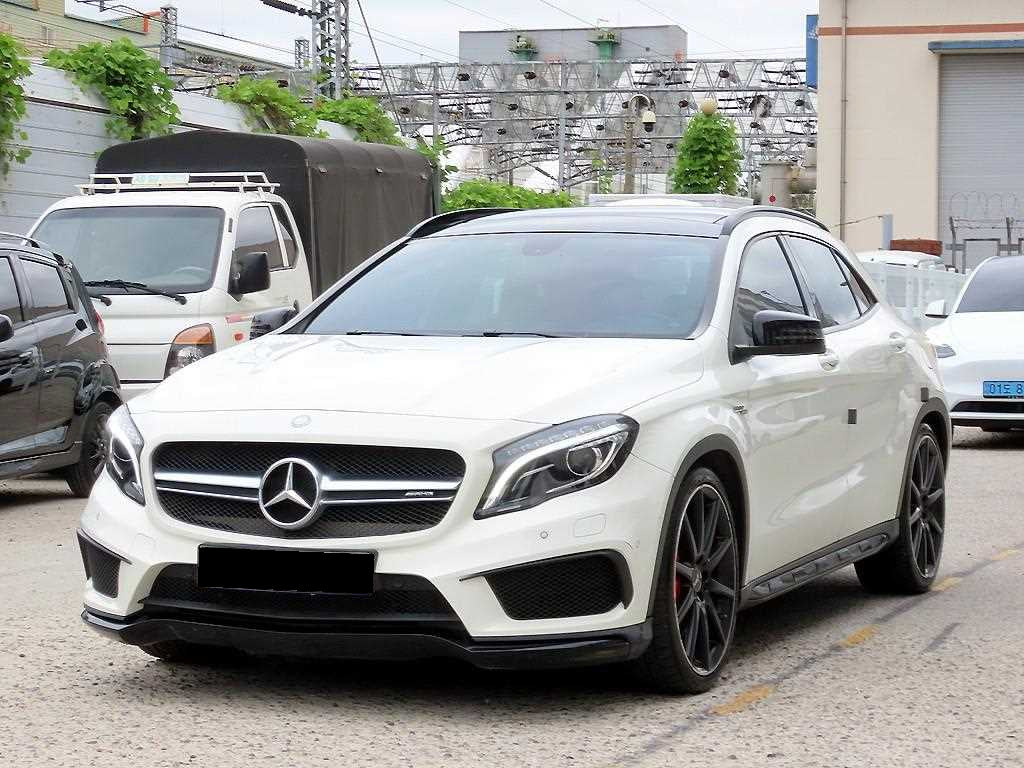 Mercedes-Benz GLA-Class — photo 02