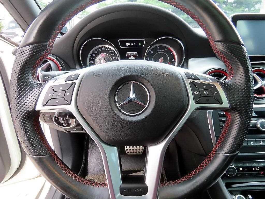 Mercedes-Benz GLA-Class — photo 08