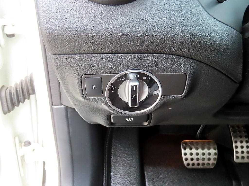 Mercedes-Benz GLA-Class — photo 12