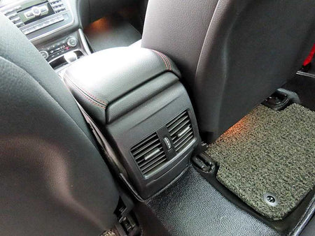 Mercedes-Benz GLA-Class — photo 15