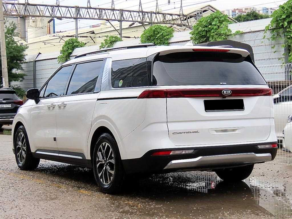 Kia Carnival — photo 03