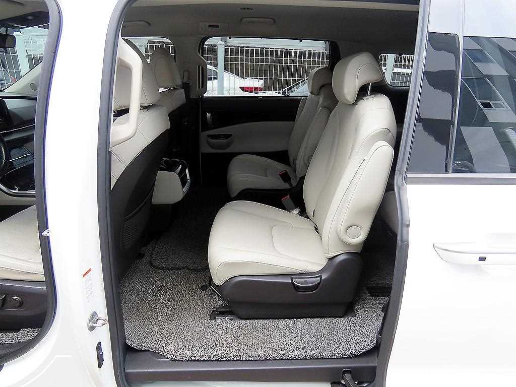Kia Carnival — photo 06