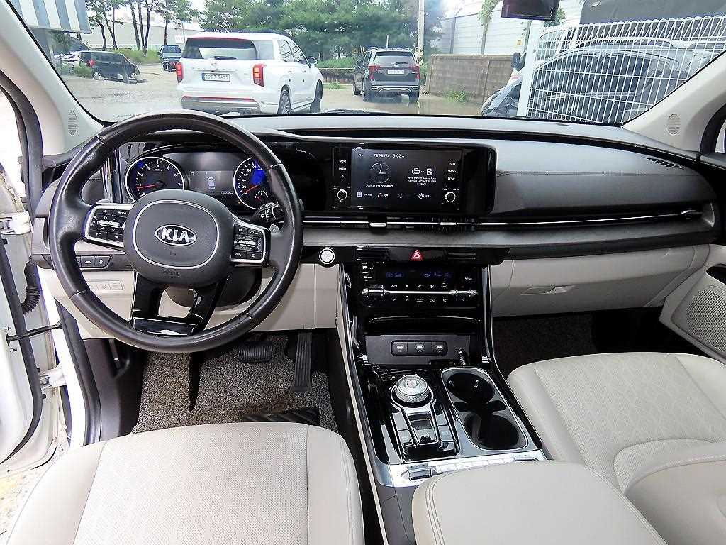 Kia Carnival — photo 08