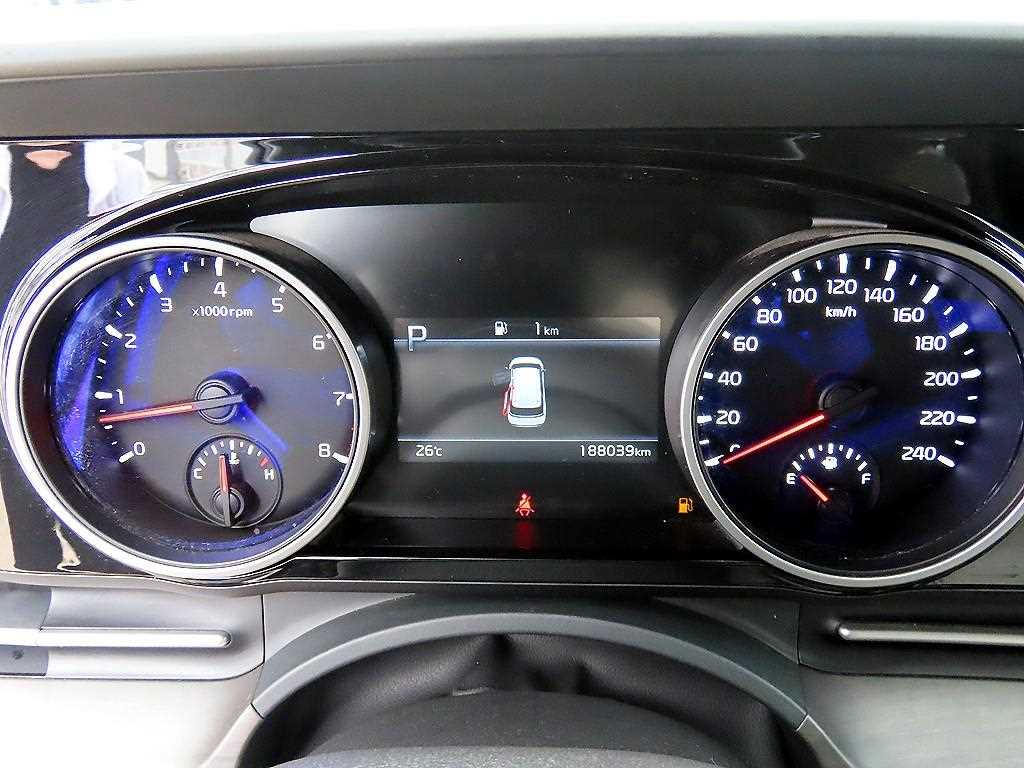 Kia Carnival — photo 10