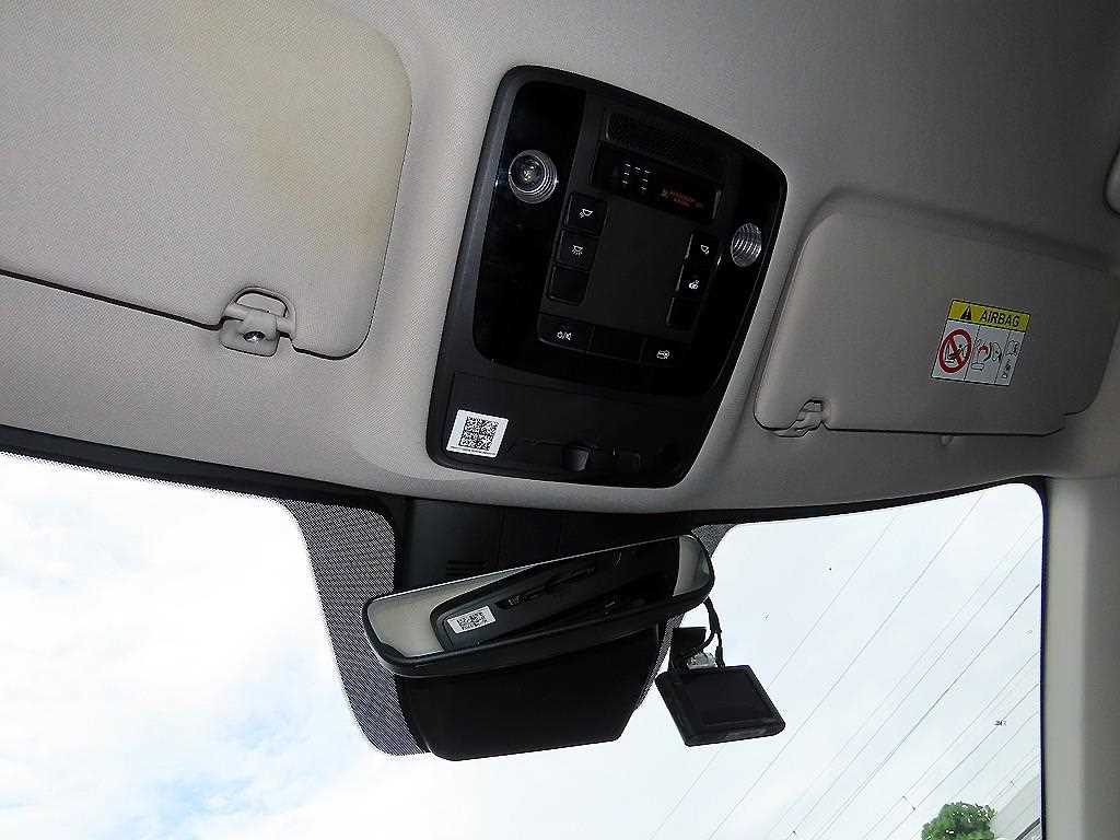 Kia Carnival — photo 15