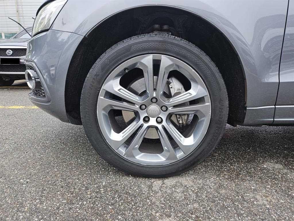 Audi Q5 — photo 20