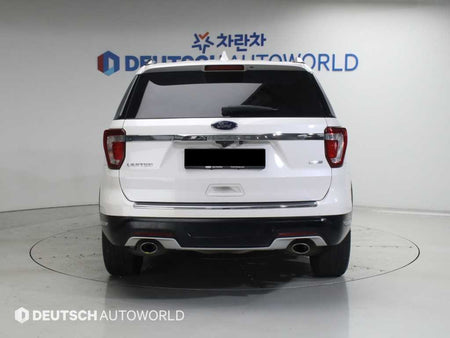 Ford Explorer — photo 04