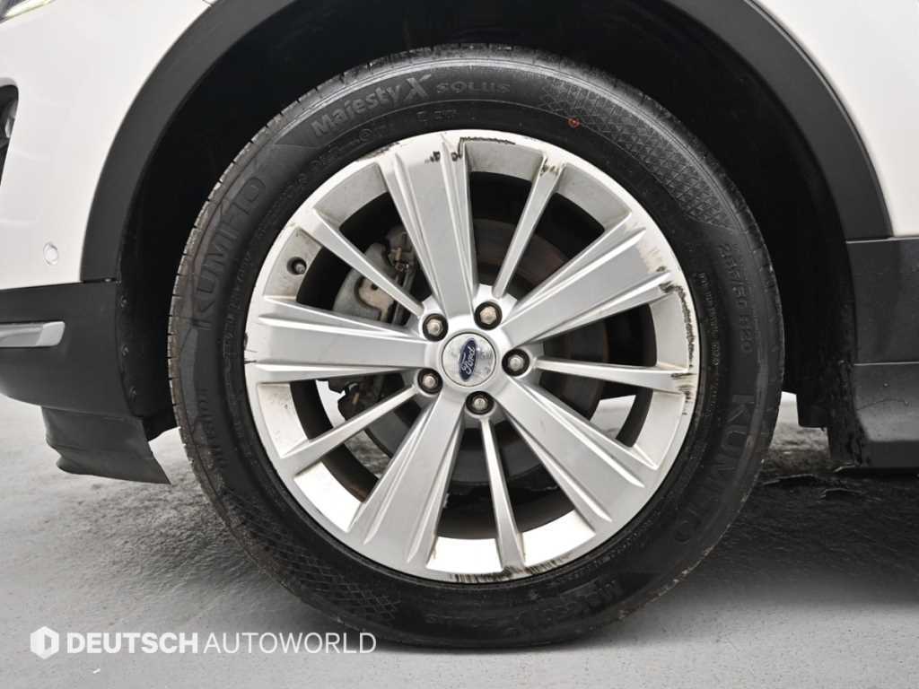 Ford Explorer — photo 05