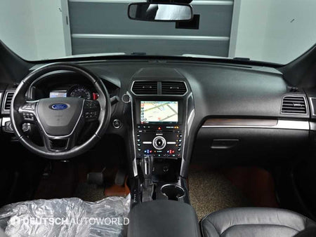Ford Explorer — photo 07