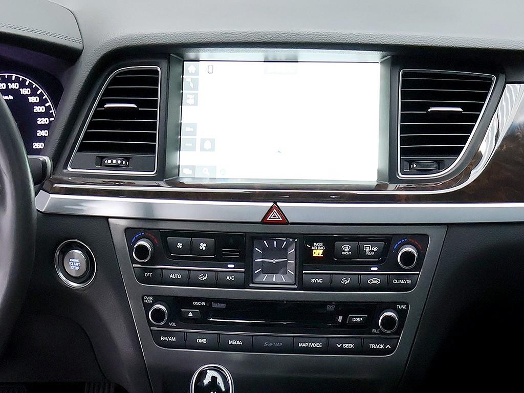 Hyundai Genesis — photo 09