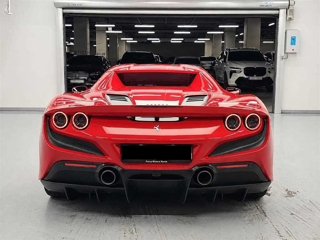 Ferrari F8 — photo 04