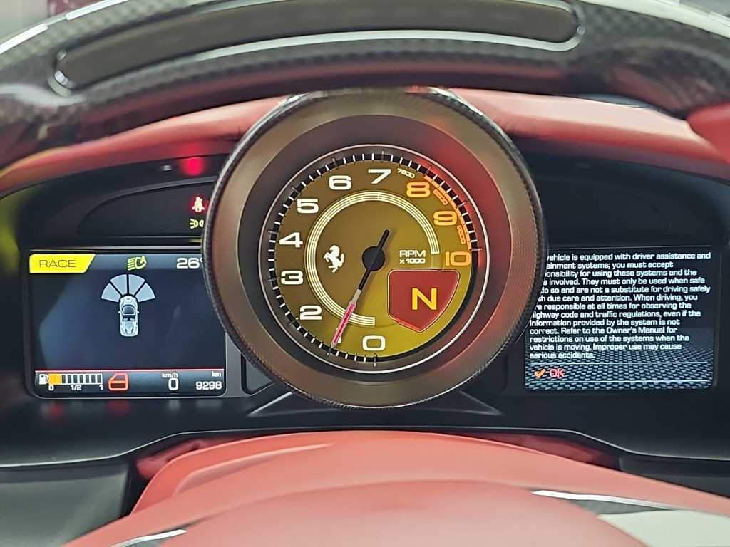 Ferrari F8 — photo 06