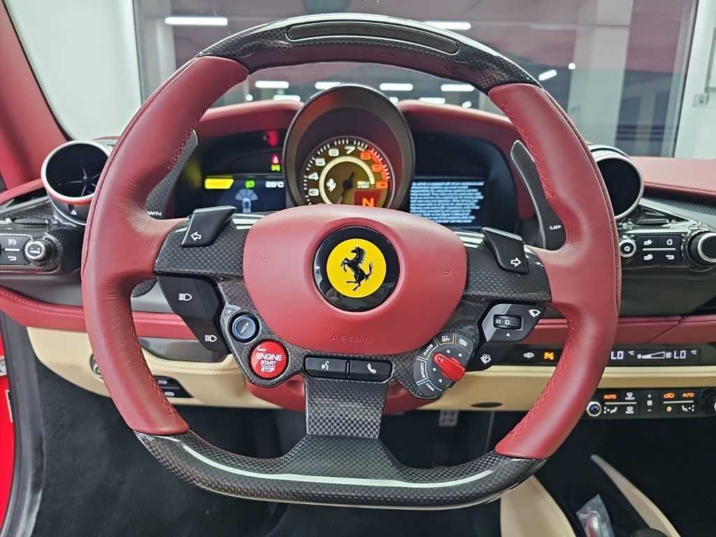 Ferrari F8 — photo 09