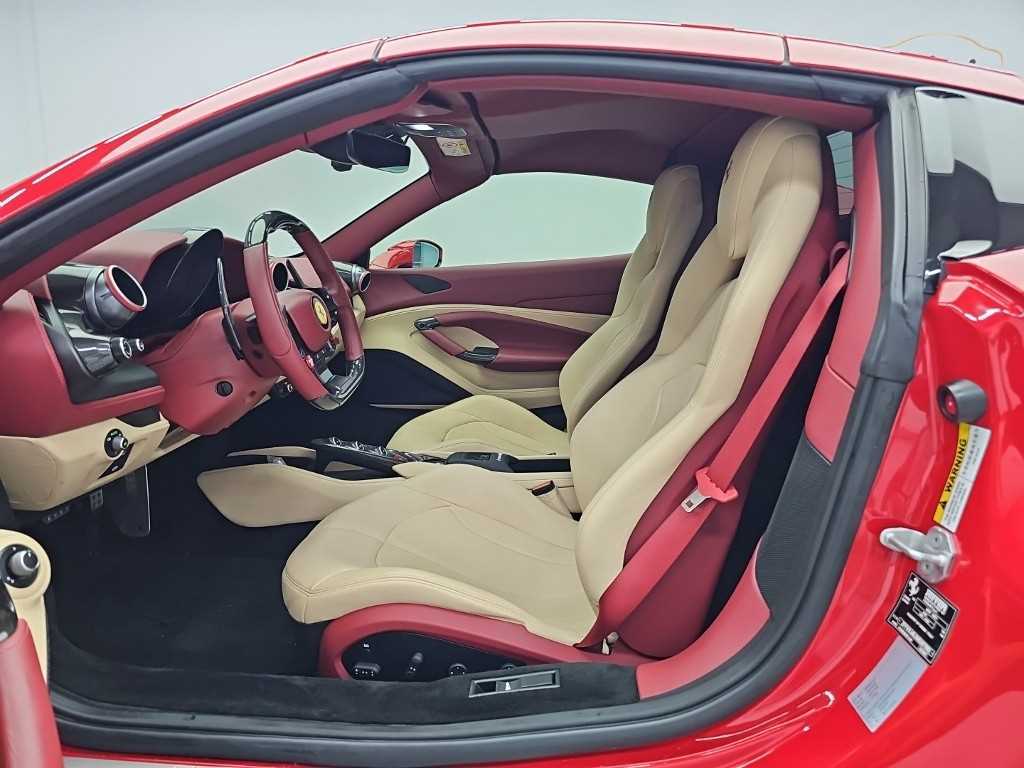 Ferrari F8 — photo 11