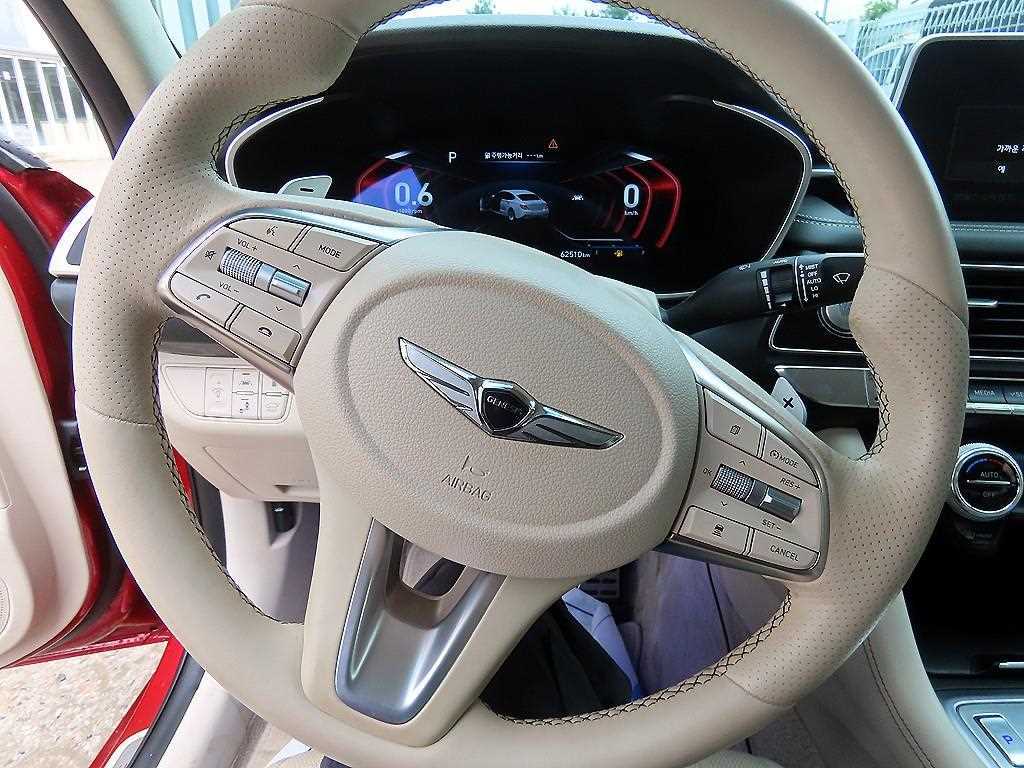 Genesis G70 — photo 08