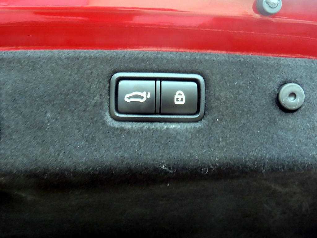 Genesis G70 — photo 16