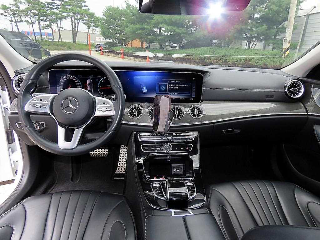Mercedes-Benz CLS-Class — photo 07