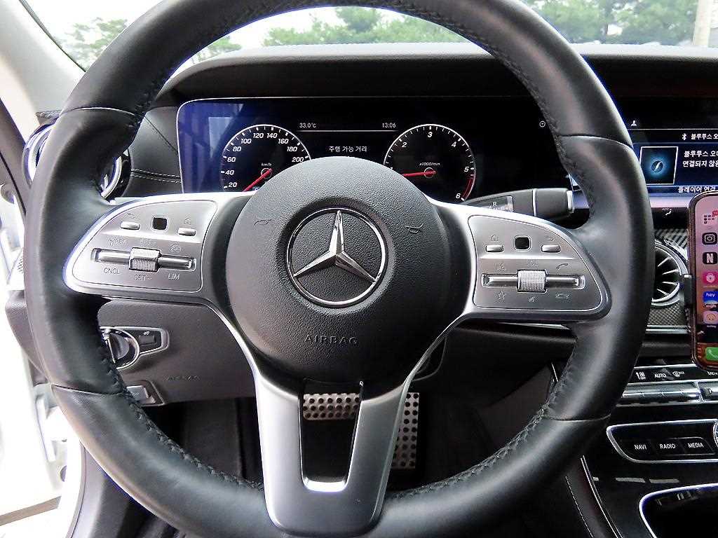 Mercedes-Benz CLS-Class — photo 08