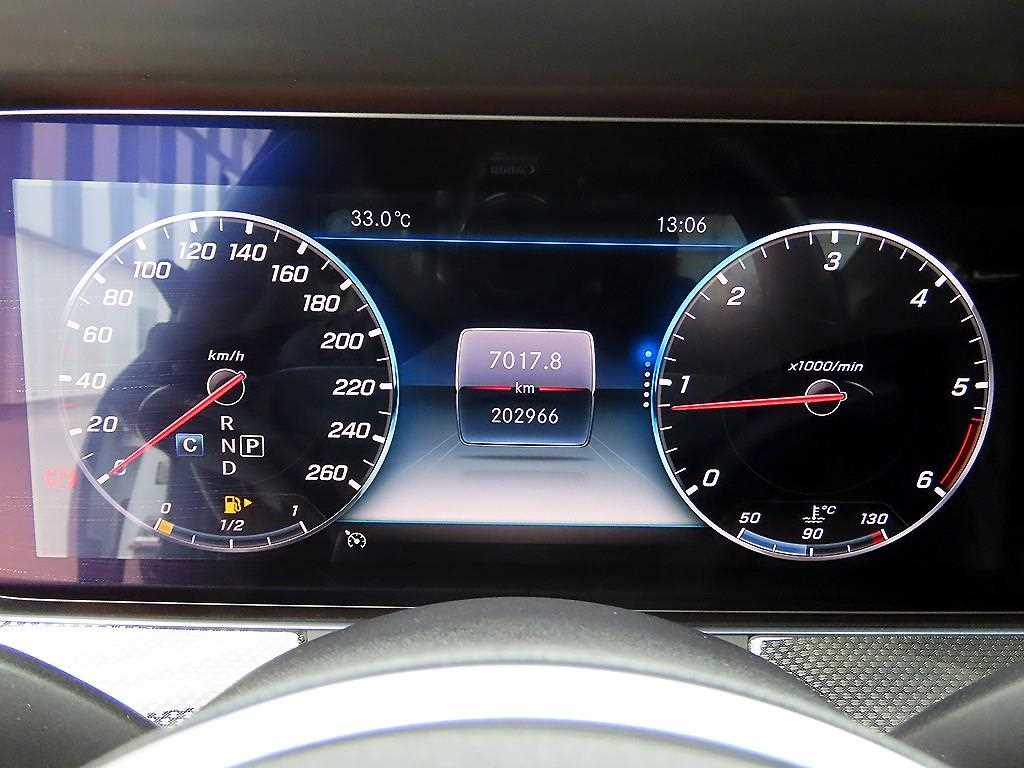 Mercedes-Benz CLS-Class — photo 09