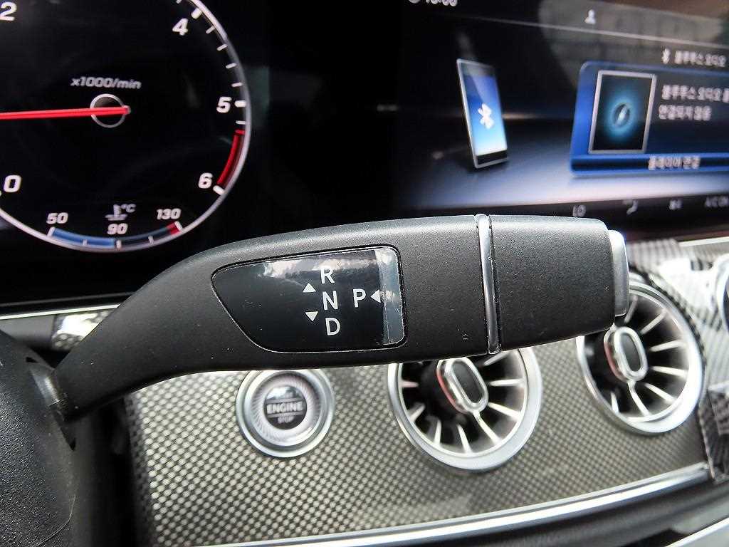 Mercedes-Benz CLS-Class — photo 11