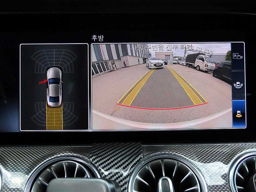 Mercedes-Benz CLS-Class — photo 14