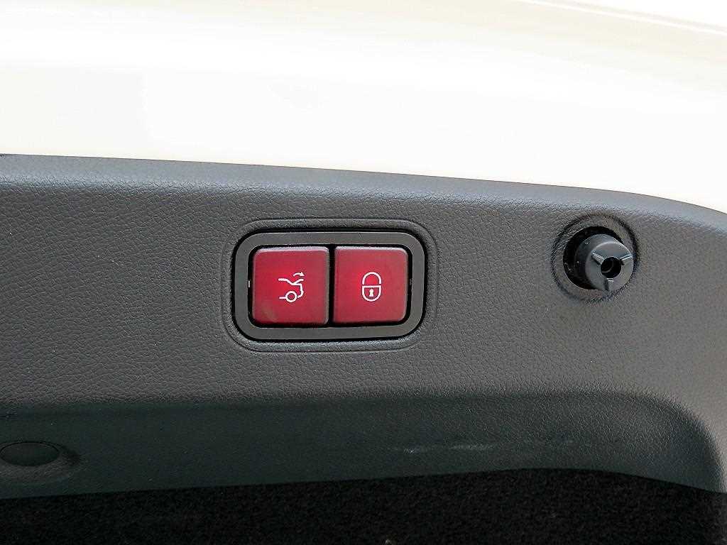 Mercedes-Benz CLS-Class — photo 16