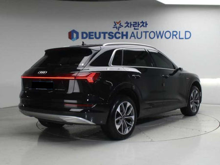 Audi e-tron — photo 02