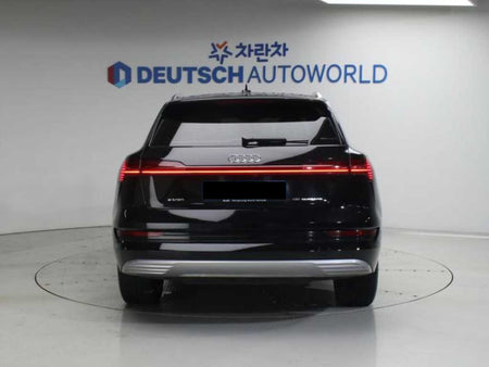 Audi e-tron — photo 04