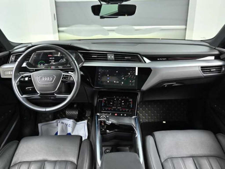 Audi e-tron — photo 07