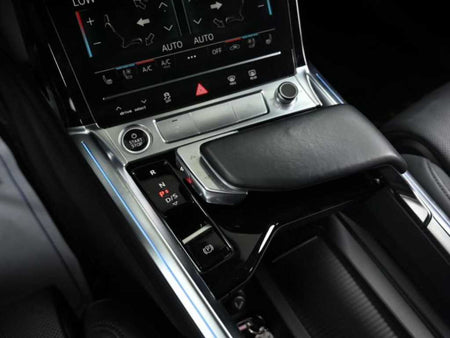 Audi e-tron — photo 09