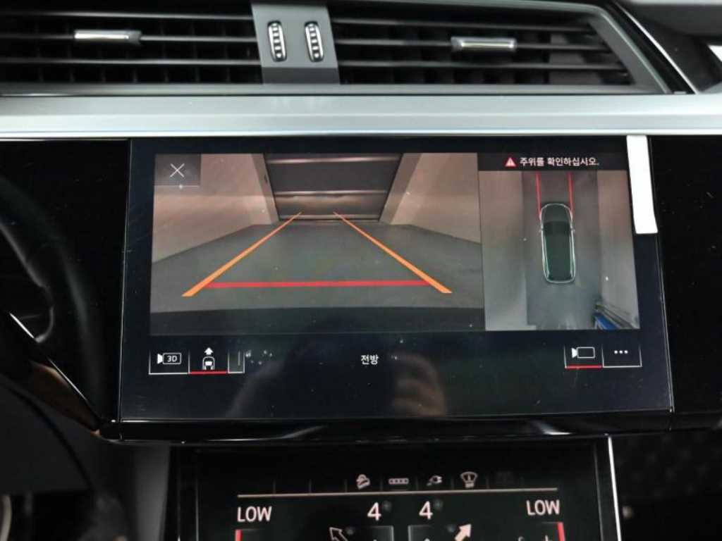 Audi e-tron — photo 15
