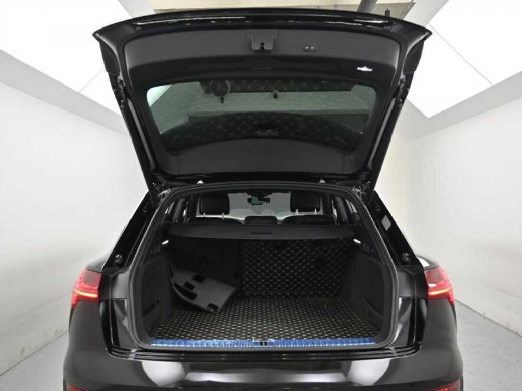 Audi e-tron — photo 19