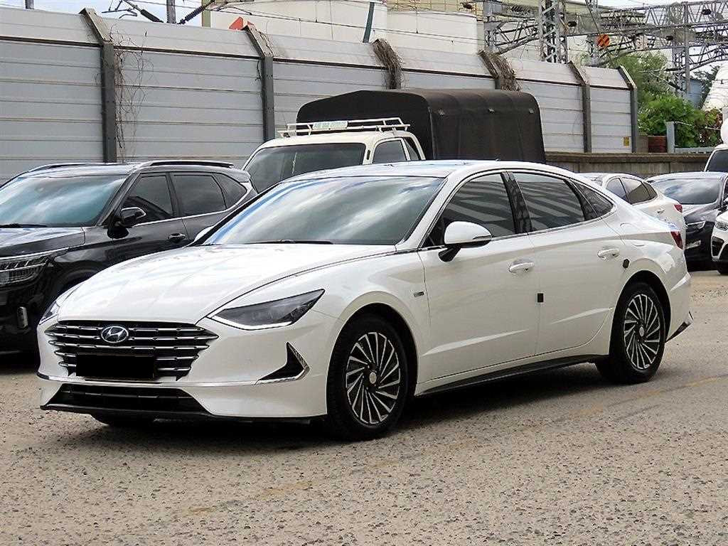 Hyundai Sonata — photo 01