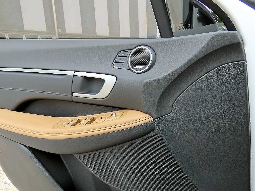 Hyundai Sonata — photo 11