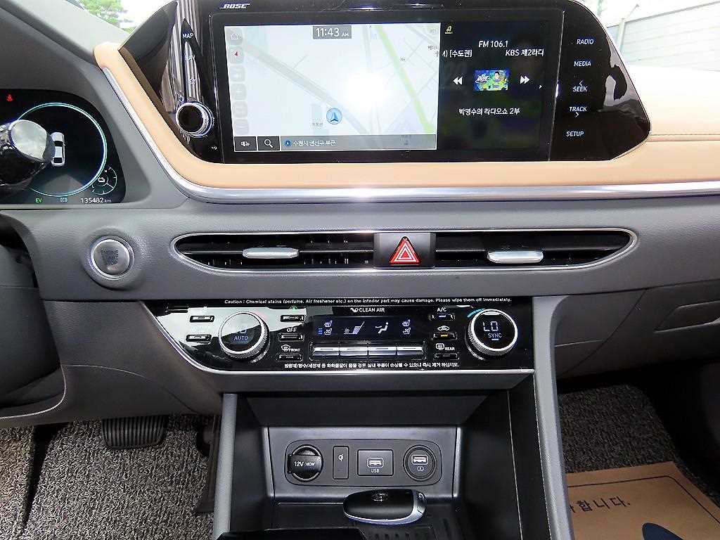 Hyundai Sonata — photo 14