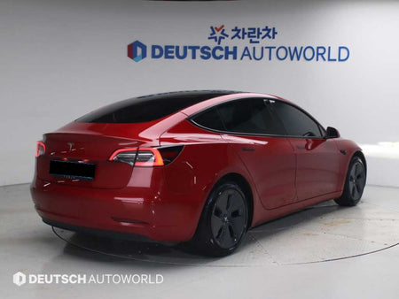 Tesla Model 3 — photo 02