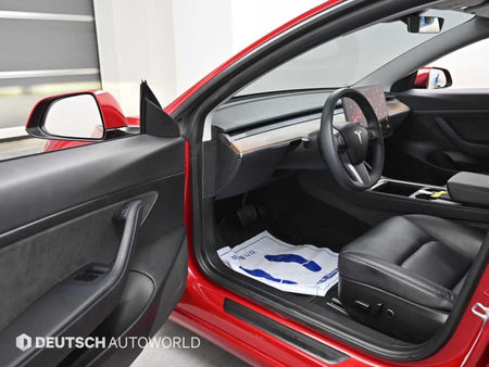 Tesla Model 3 — photo 11