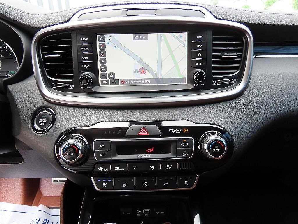 Kia Sorento — photo 13