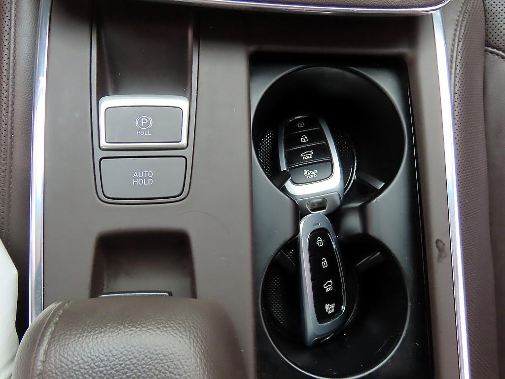 Hyundai Grandeur — photo 13