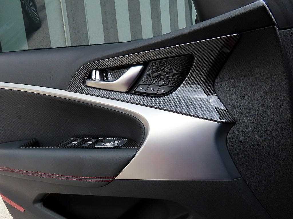 Genesis G70 — photo 12