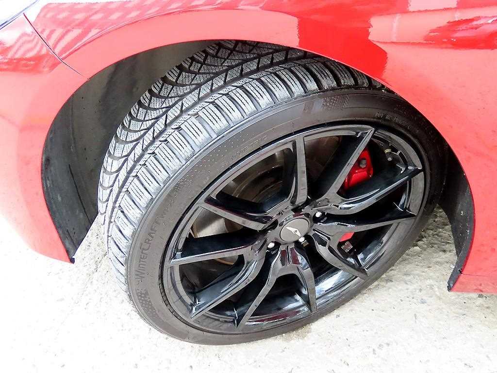 Genesis G70 — photo 20