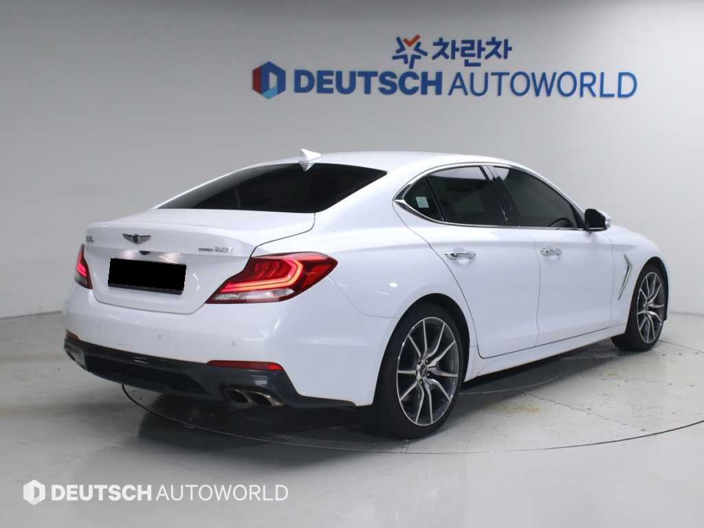 Genesis G70 — photo 02